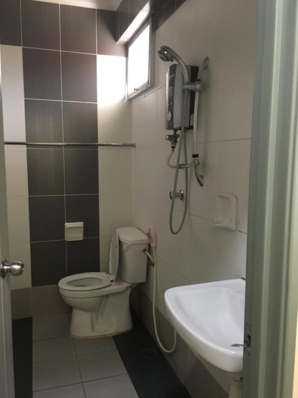 Hotel Morning Glory Kudat Esterno foto